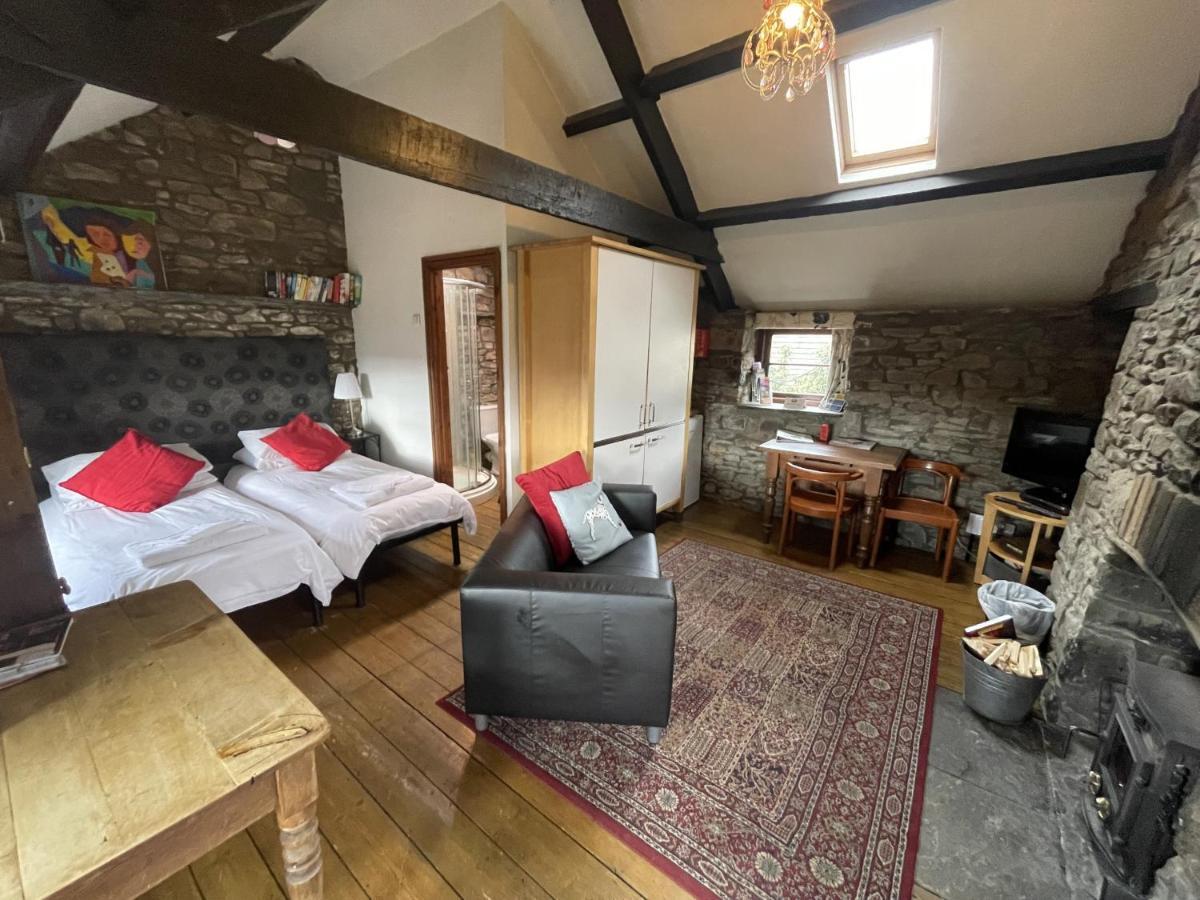 Tunnel Cottages At Blaen-Nant-Y-Groes Farm Aberdare Bagian luar foto