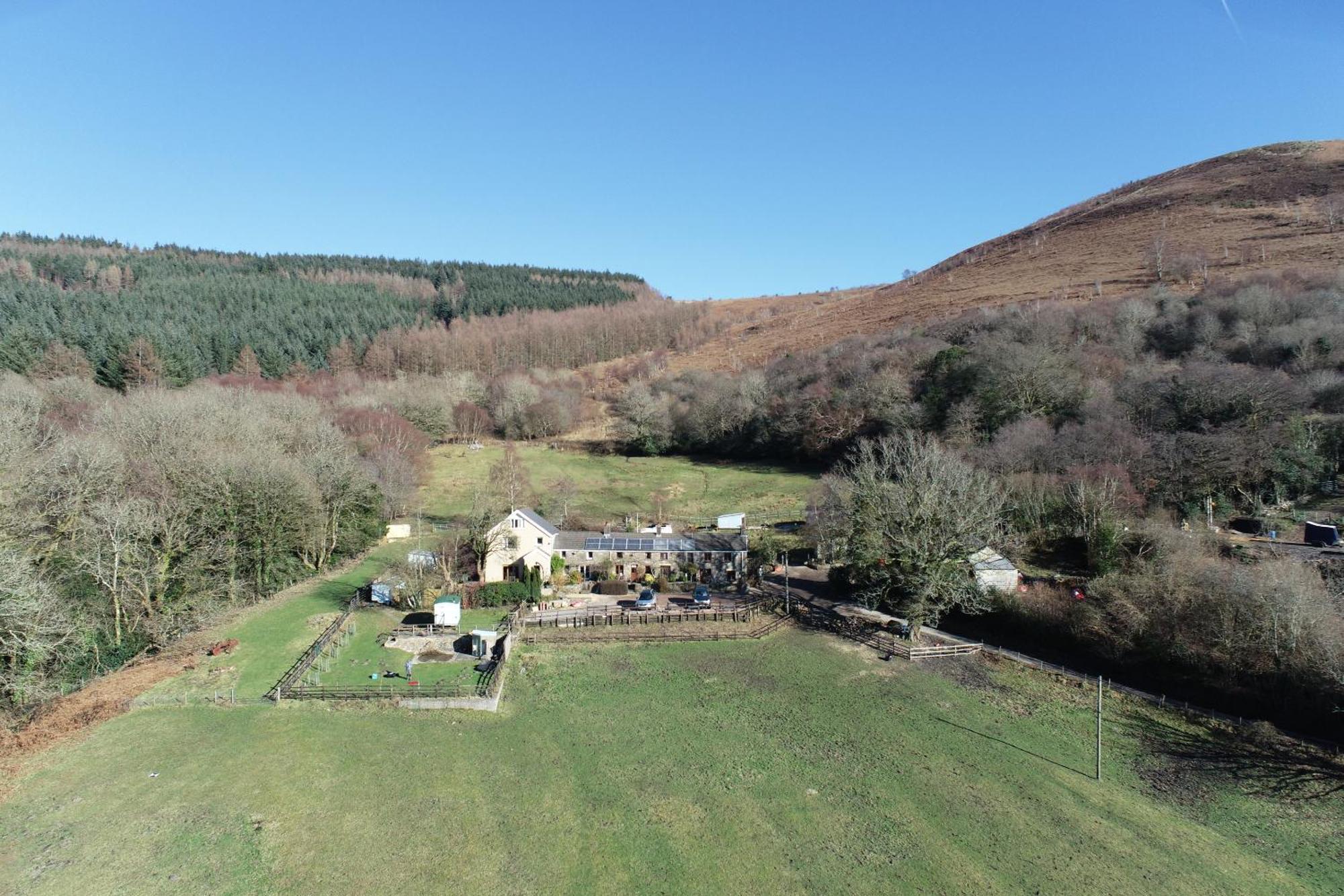 Tunnel Cottages At Blaen-Nant-Y-Groes Farm Aberdare Bagian luar foto